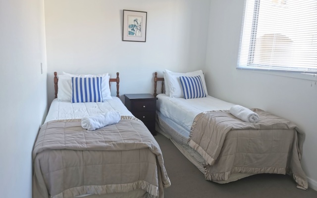 La Voyageur Apartments – Guest Rooms – Akaroa