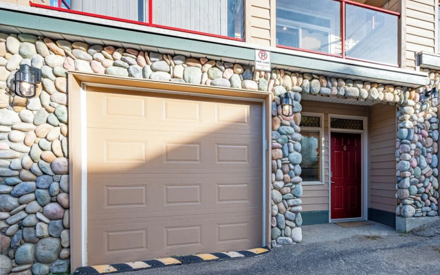 Treetop Getaway Ski In And Out Sleeps 10