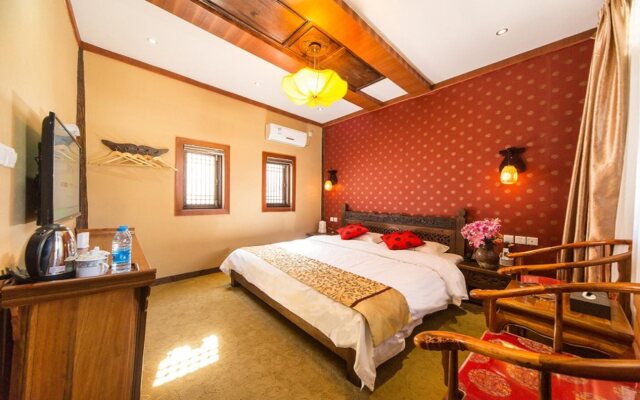 Lijiang Heluju Inn