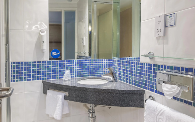 Holiday Inn Express Kettering by IHG