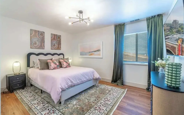 The Deco Retreat - UNR - Pet Friendly