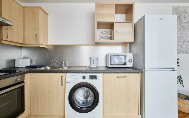 Host Stay Apartment 007