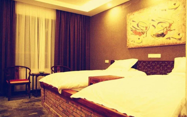 Dunhuang Tangren Pavilion (Mingsha Mountain Crescent Spring Scenic Area)