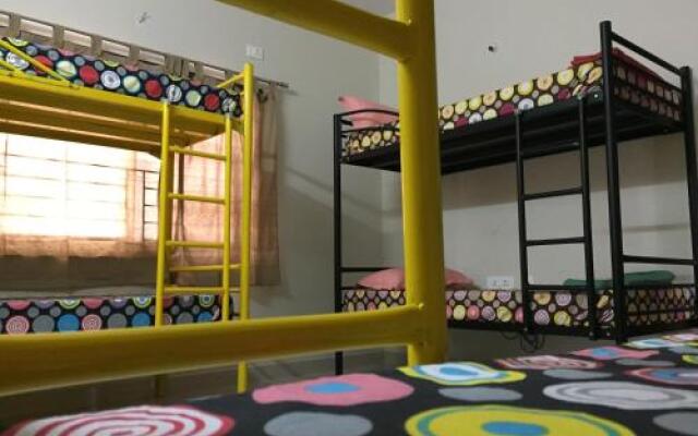 Beehive Travellers & Backpackers Hostel