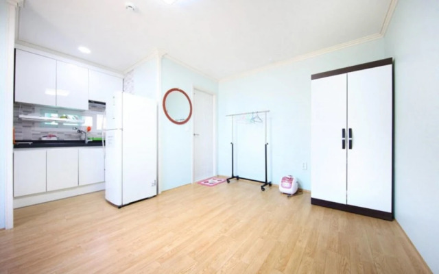 Yeosu Ando Namjjokbada Pension