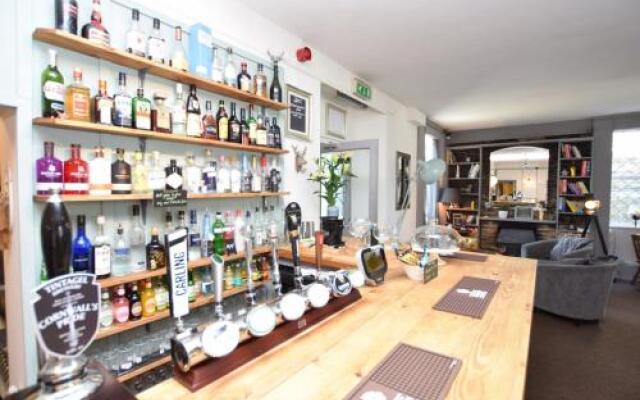 Tintagel Arms Hotel