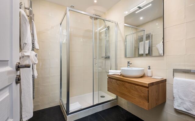 Palais Nouveau - Two Bedroom Condo
