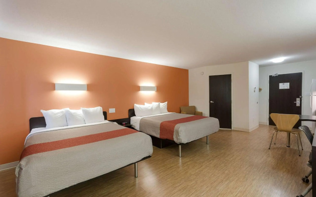 Motel 6 Brandon, MB