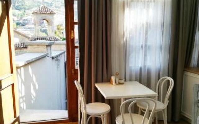 OC Apartments Metekhi