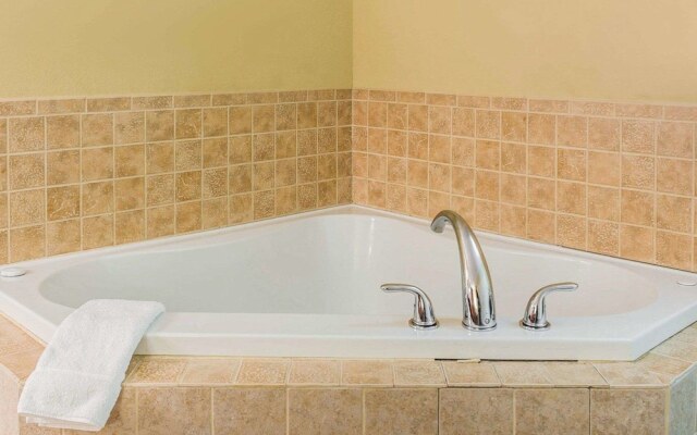 Country Hearth Inn & Suites