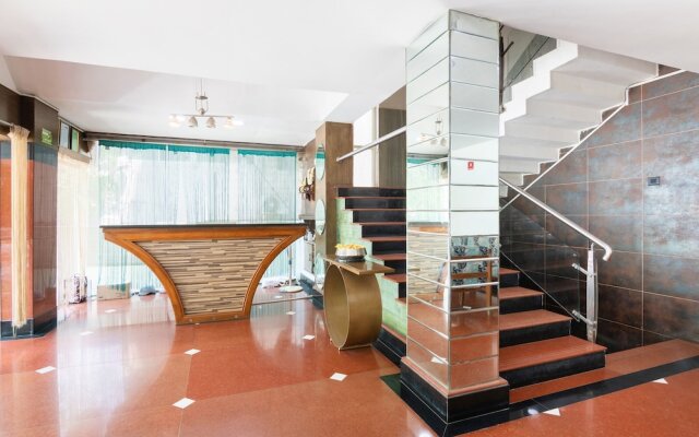 OYO 3778 Hotel Pulkeshi