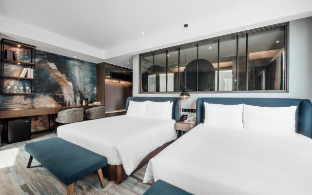 Harbour 10 Hotel