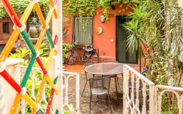 Studio with enclosed garden and wifi at Roma