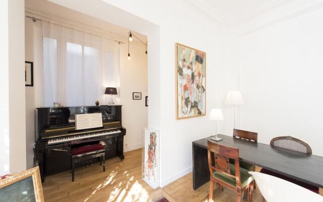 Sunshine Loft in Montmartre