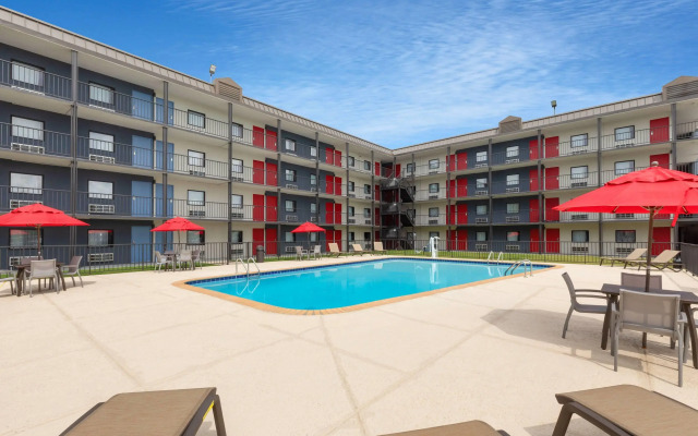 Days Inn by Wyndham Kenner/New Orleans Airport South