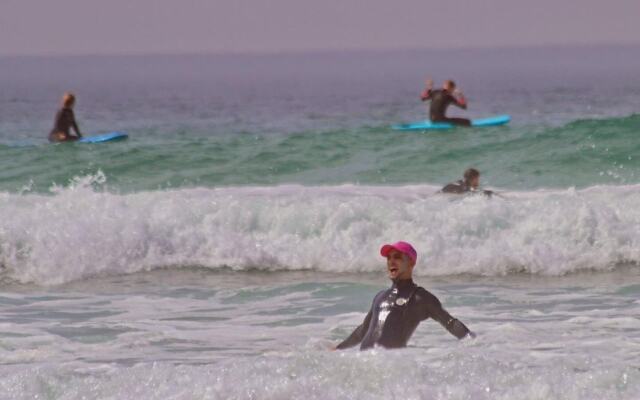Auberge sunrise surf camp