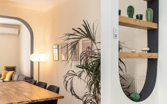 Vista by halu' Spacious City Centre Home
