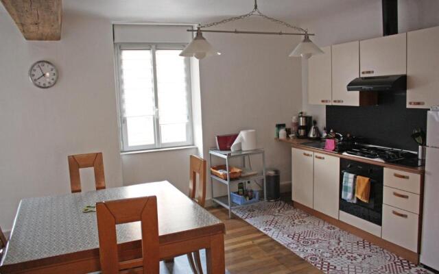 Bel appartement indépendant centre de Magny-Cours avec parking