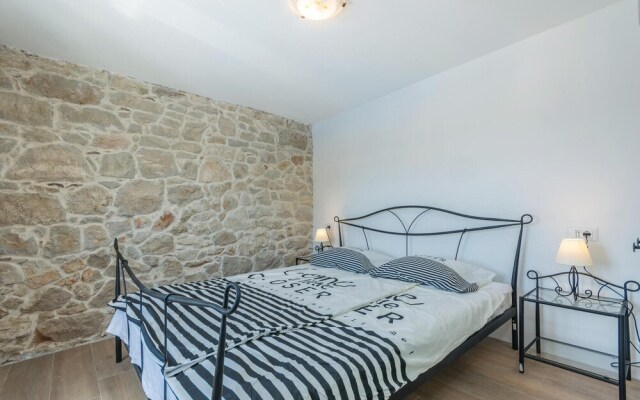 Stunning Home in Mihelici With Wifi and 3 Bedrooms