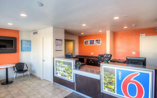 Motel 6 Redding, CA - North
