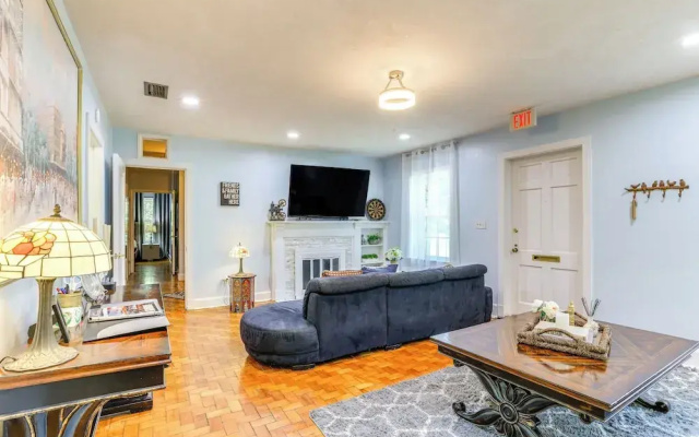 Cozy Gainesville Home ~ 1 Mi to University!