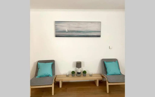 Luna Beach - Luxury Carbis Bay Apartment + Parking