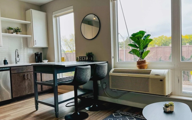 FRONTDESK The Central Apts Minneapolis