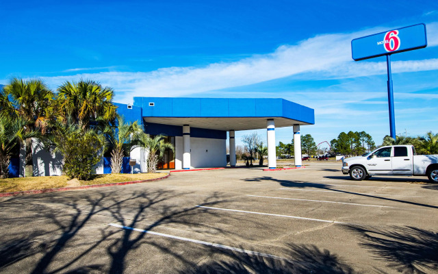 Motel 6 Opelousas, LA
