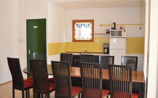 Hostel66