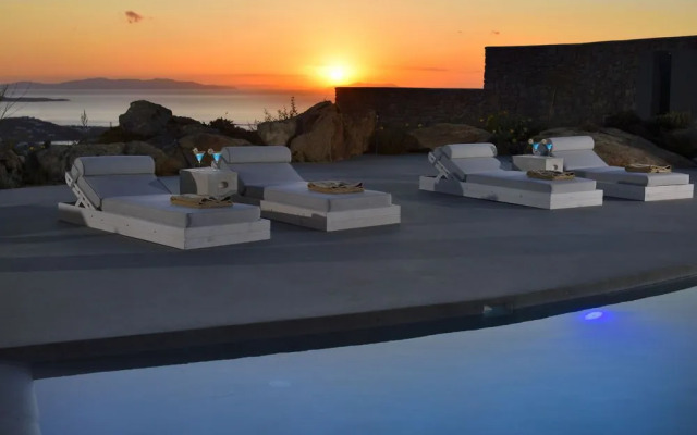 Mykonos Rocks Luxury Villas