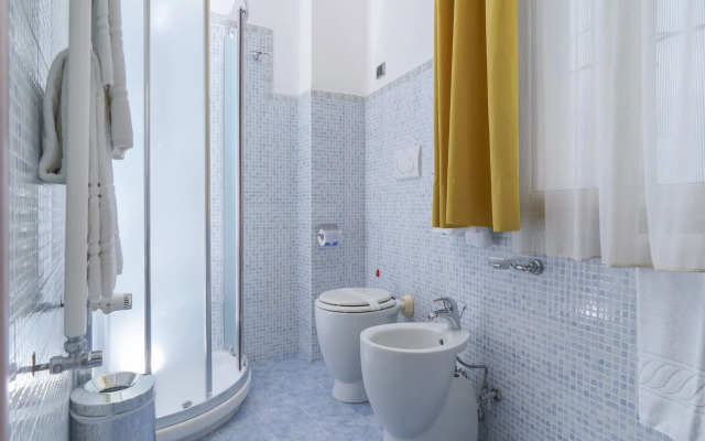 Piccadilly Suites and Rooms