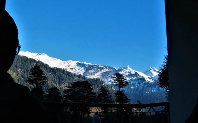 Manali top Inn & Cafe