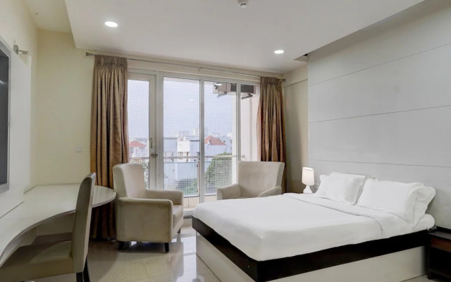 Poolside Retreat Near Sathyabama Chennai