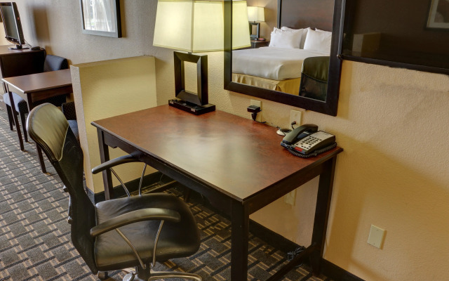 Holiday Inn Express Hotel & Suites Texarkana East by IHG