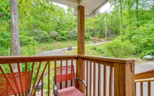 Family-friendly Gatlinburg Home w/ Hot Tub!