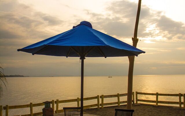 Lovina Beach Club & Resort