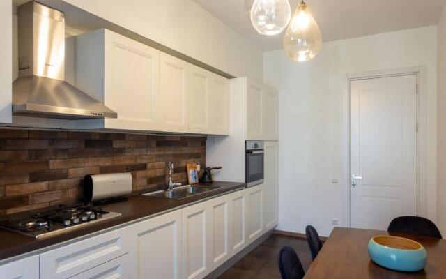 Stylish 2 BR Apartment on Chavchavadze Avenue