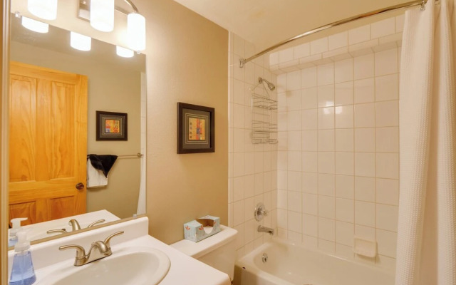 Chillside Chalet: Modern West Vail Townhouse!