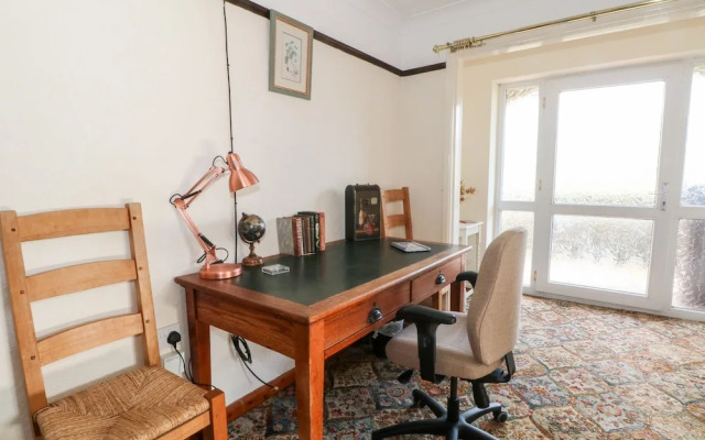 Hawksbridge Bungalow
