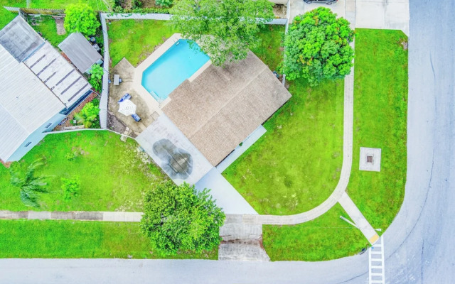 Sunshine Villa w/ Private Pool