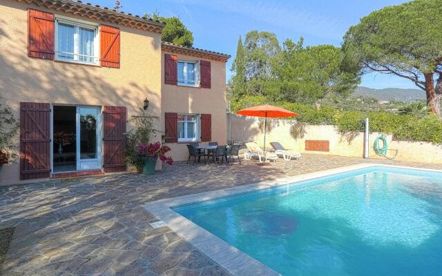 Provencal Holiday Home in Bormes-les-Mimosas with Pool