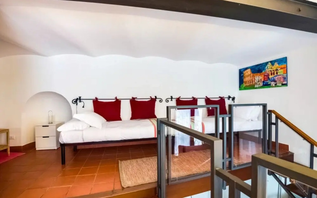 Charming Flat 1 Minute on Foot From Colosseum