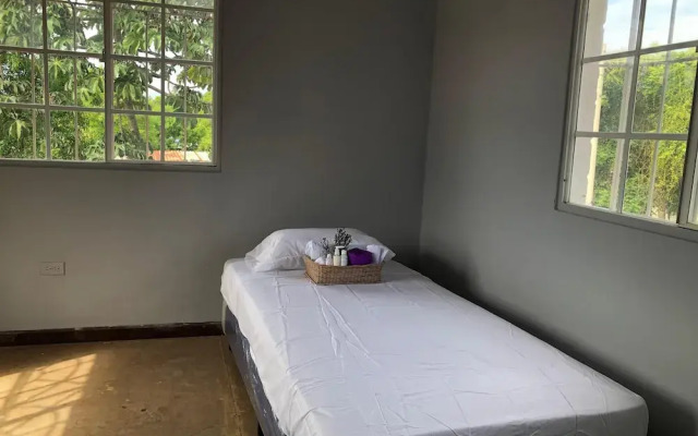 Friendly 4-bed House in Managua