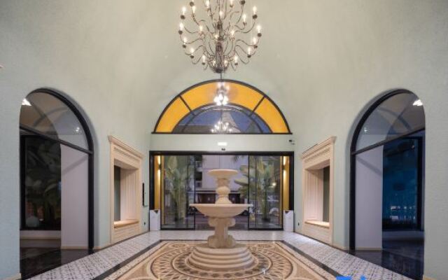 Xishuangbanna Jinghong Manzhou Hotel (Star Night Market)