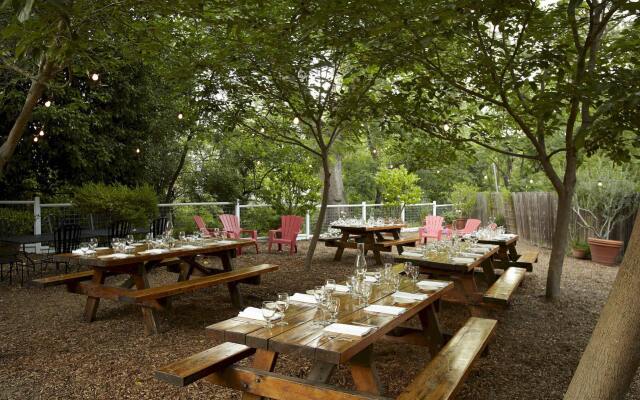 Calistoga Inn Restaurant and Brewery