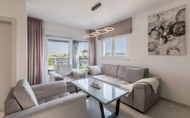 Scenic Kastel Luksic Apartments