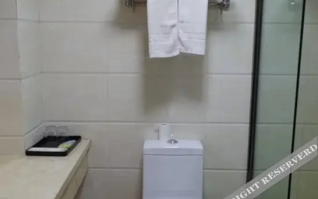 Yixuanju Business Hotel