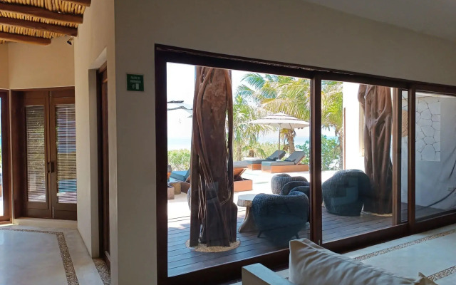Casa Punta Coco & Beach Club