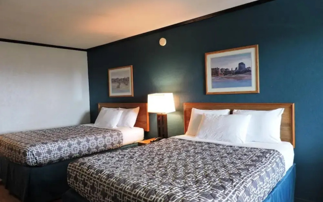 Riata Inn