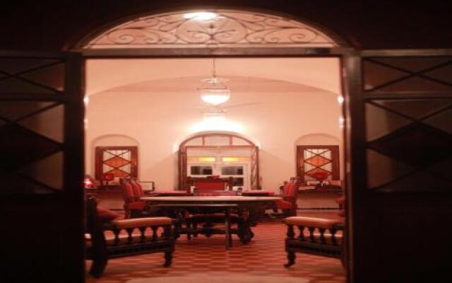 SaffronStays Parsi Manor
